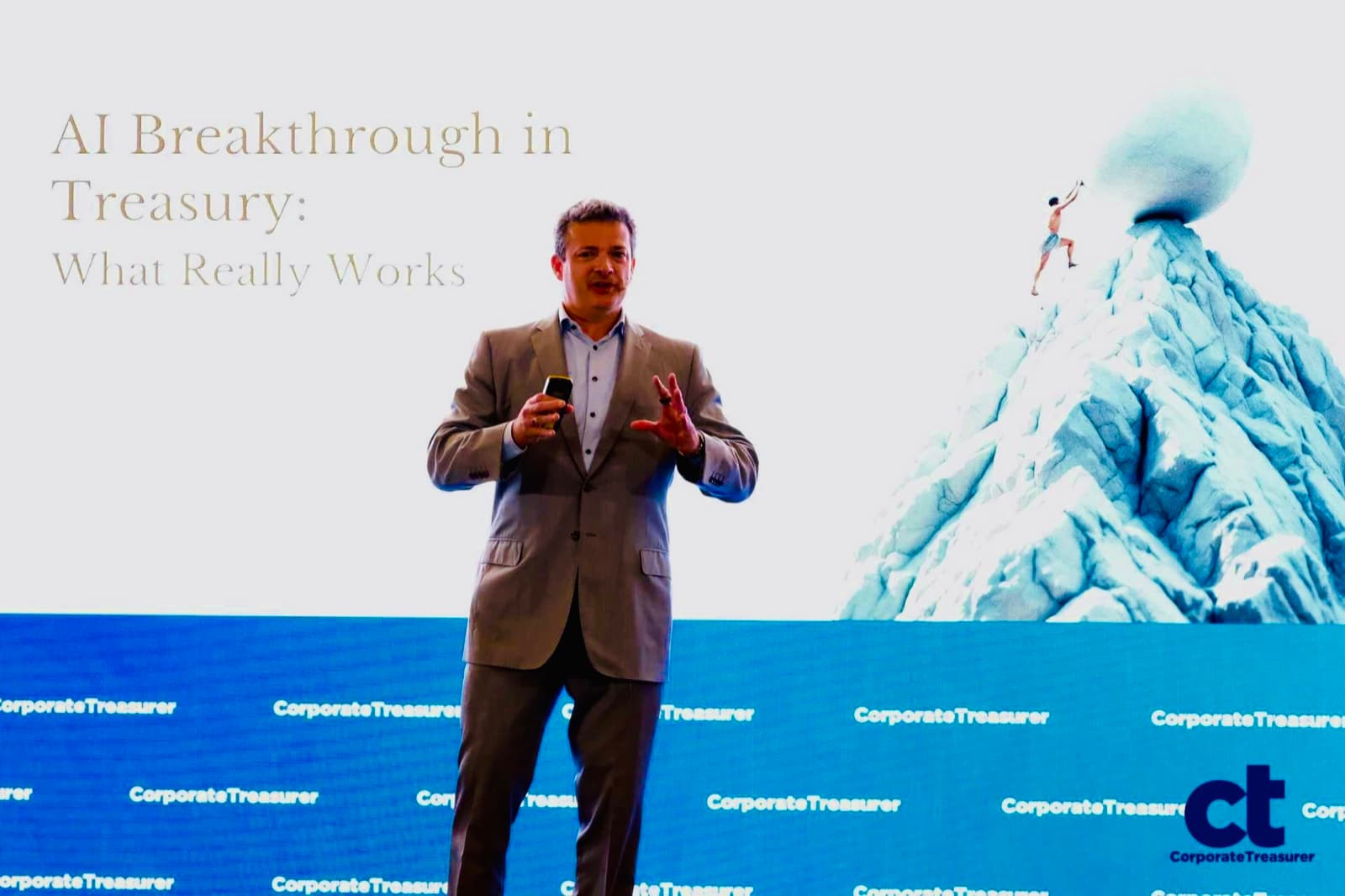 Glenn Hopper presenting AI Breakthrough in Treasury: What Really Works at CTWeek Singapore 2025